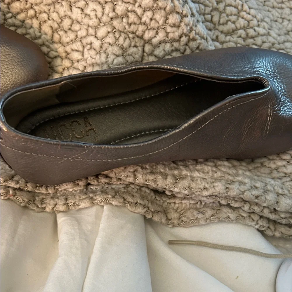 Chic Metallic Leather Women's Loafers - Picture 9 of 11